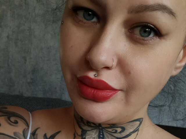 صورة الملف الشخصي CannabisQueen