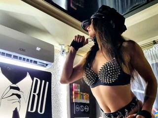 دردشة الفيديو المثيرة Carin-France