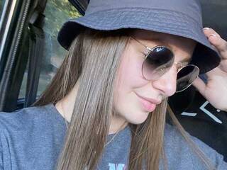 دردشة الفيديو المثيرة CarlieActive