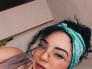 دردشة الفيديو المثيرة CharllotteEvanss