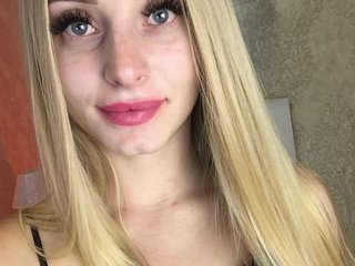 دردشة الفيديو المثيرة CharmingLilly