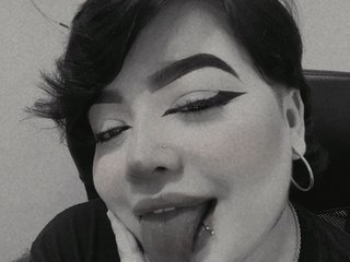 دردشة الفيديو المثيرة cherry-bluue