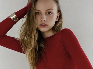 دردشة الفيديو المثيرة CherryNorth