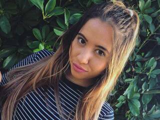 دردشة الفيديو المثيرة Cherrytaste