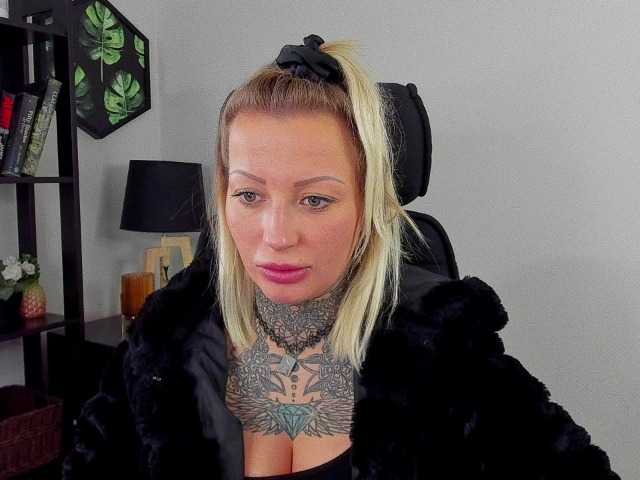 الصور ChloePleasure #tattoo#dominate#femdom#cuckold#dirtytalk#fantasize#joi