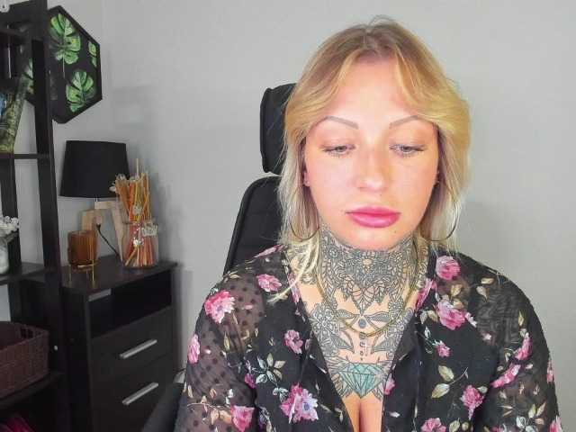 الصور ChloePleasure #tattoo#dominate#femdom#cuckold#dirtytalk#fantasize#joi