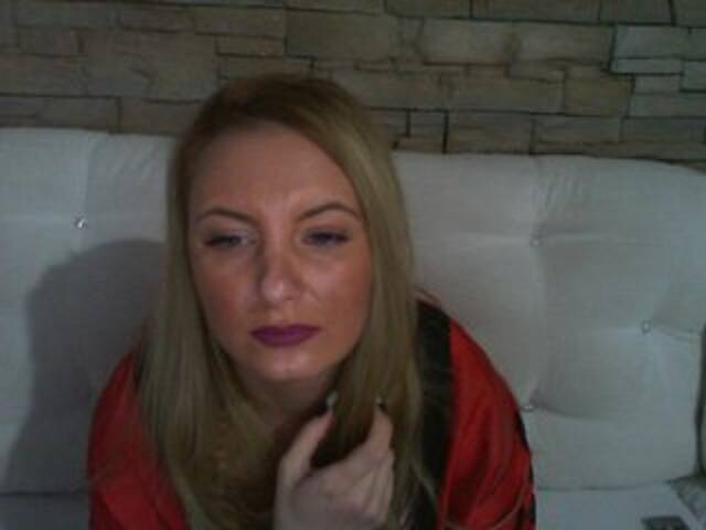 لقطات البث ChristinaHotX