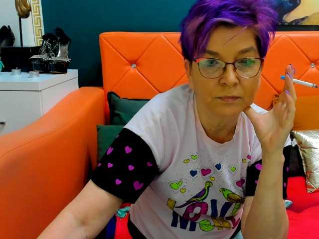 لقطات البث cornycamelia