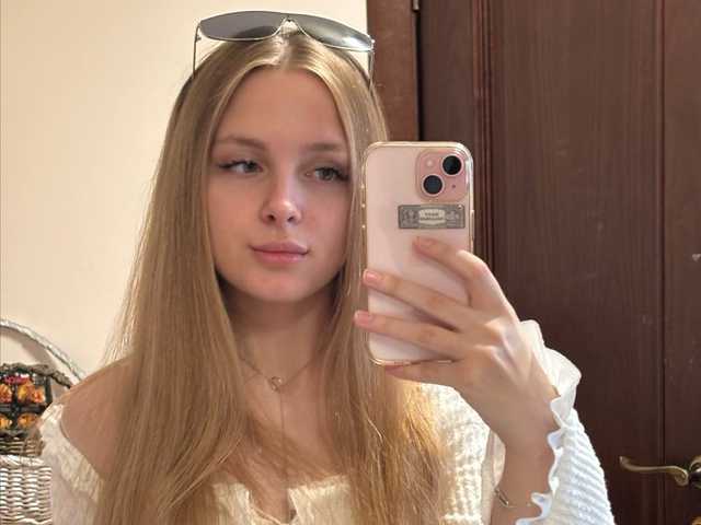 صورة الملف الشخصي CrimsonAura