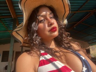 دردشة الفيديو المثيرة CurlyDani