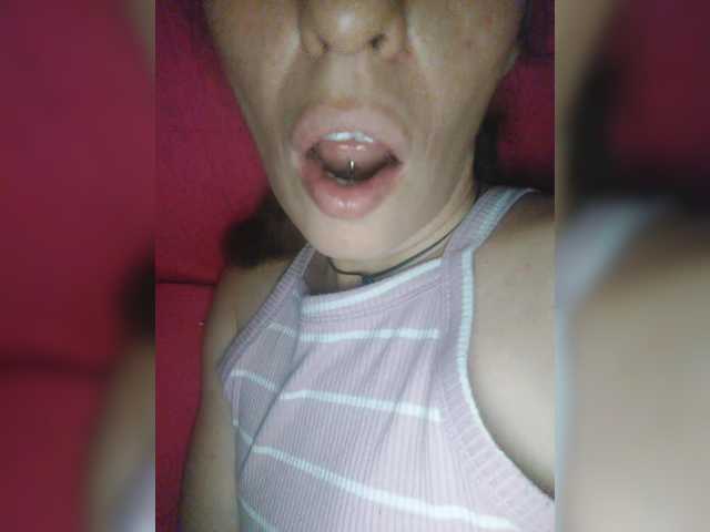 الصور CurlyHanna #horny#pircing#tongue#nipples#perfored#milf#