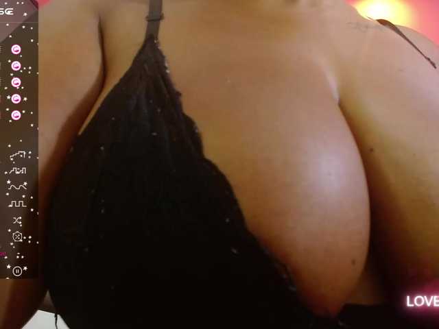 لقطات البث curvymommyy