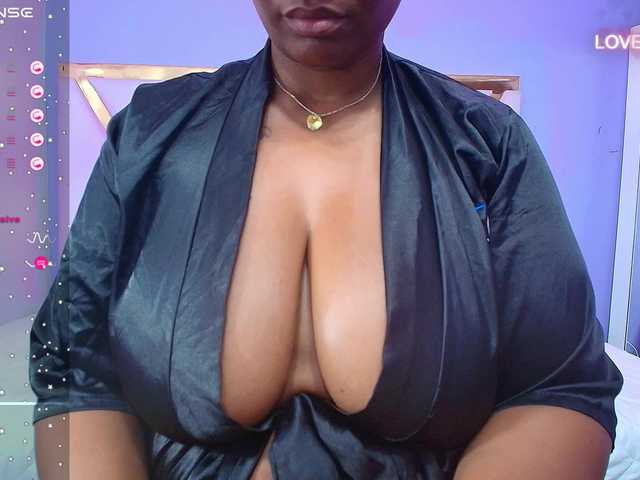 لقطات البث curvymommyy