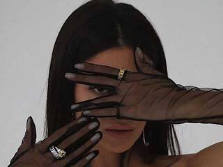 دردشة الفيديو المثيرة CutieAlice