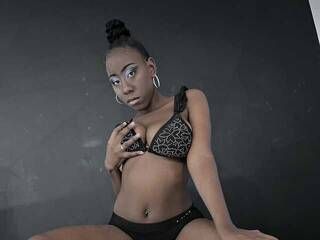 دردشة الفيديو المثيرة DanielaKiston