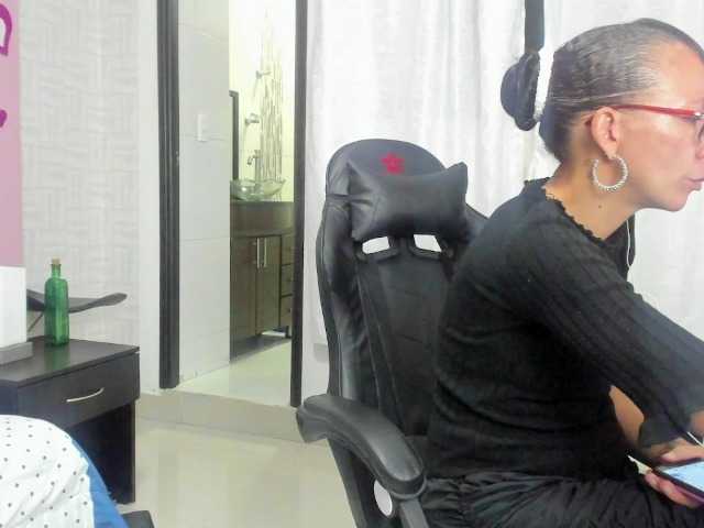 لقطات البث Danielaxue