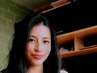 دردشة الفيديو المثيرة danycinnamon