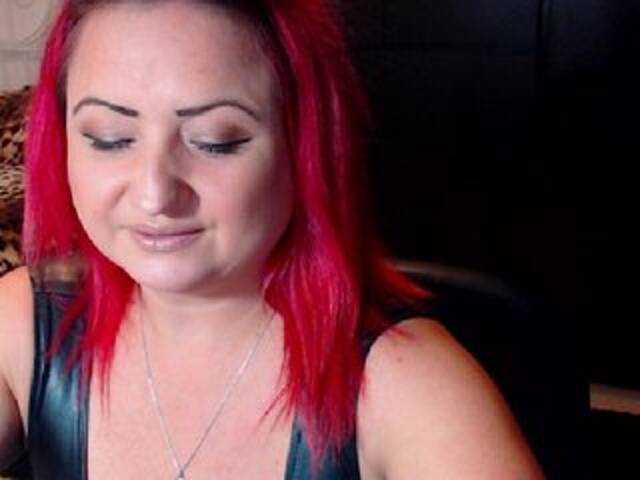 لقطات البث KinkyDomina