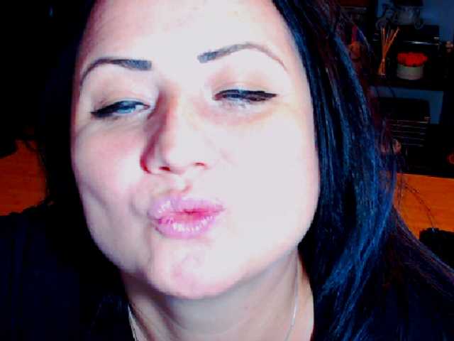 لقطات البث KinkyDomina