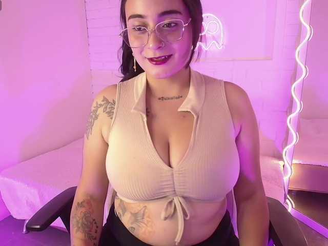 لقطات البث Darling-tay