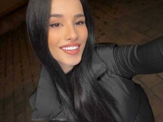 دردشة الفيديو المثيرة DeeaLexa