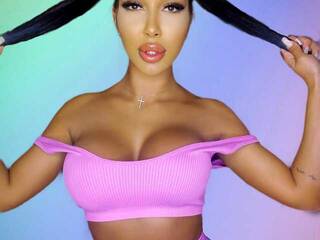 دردشة الفيديو المثيرة Denise-Quinn