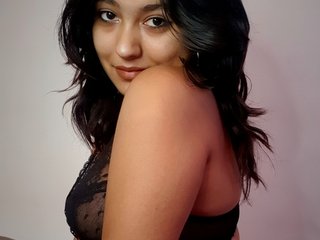 دردشة الفيديو المثيرة Dennerys