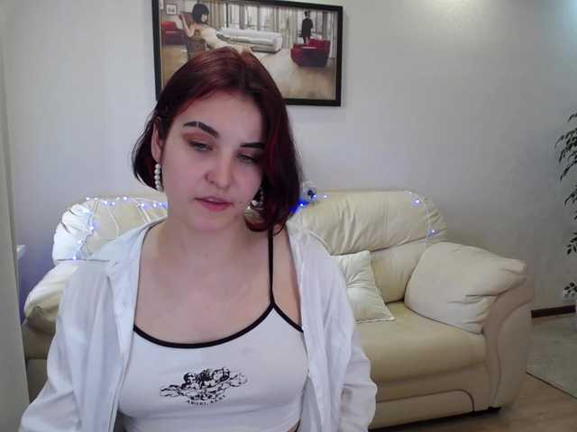 الصور DizzyingCharm Hello guys! Happy see you in my room) Im first day here! Lets chat and have fun together! PVT ON) if you like my smile tip me 33 toks! kisses