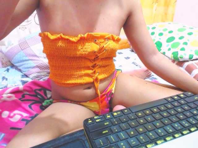 الصور AsianCake18 i room lets play #pussy tip me make my pantiess wet#asian#small boobs#18#hairy