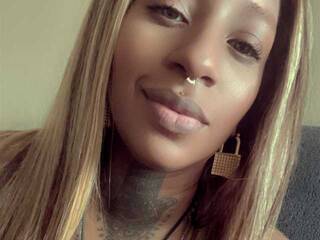 دردشة الفيديو المثيرة DomCherrired