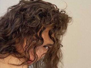 دردشة الفيديو المثيرة Dominica-Sweety