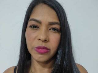 دردشة الفيديو المثيرة DoutzenDrose