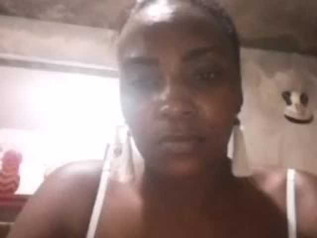 لقطات البث EbonyHotTits