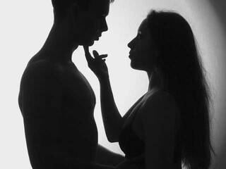 دردشة الفيديو المثيرة ed69en