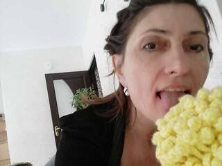 دردشة الفيديو المثيرة Eleanesa