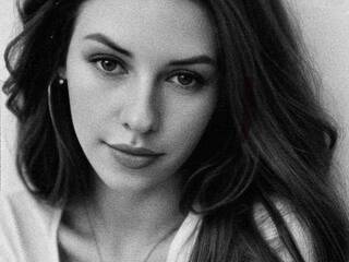 دردشة الفيديو المثيرة ElegantLadyMia