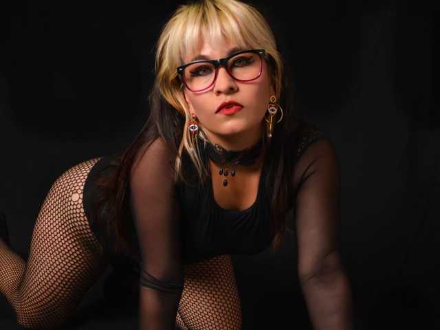 صورة الملف الشخصي elena-roberts