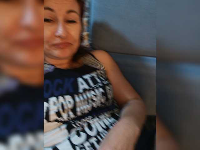 لقطات البث Ellie_