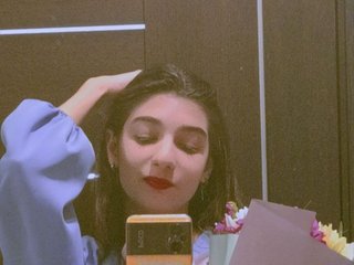 دردشة الفيديو المثيرة ElfyRares