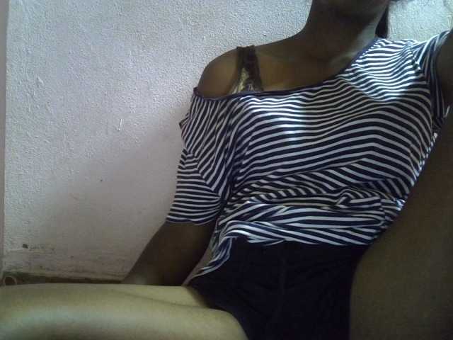 لقطات البث ElianeXhot