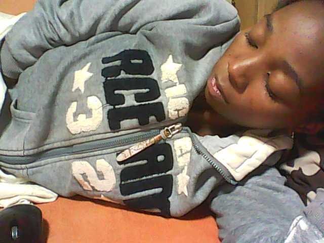 لقطات البث ElianeXhot