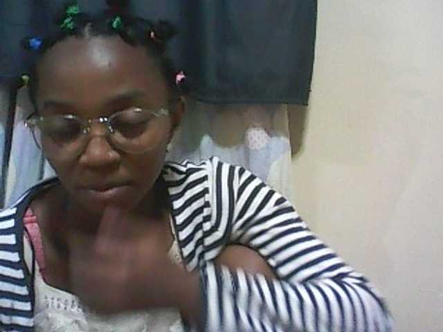 لقطات البث ElianeXhot