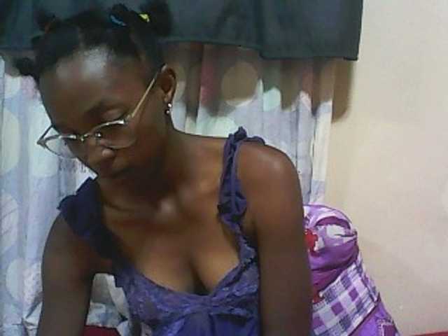 لقطات البث ElianeXhot