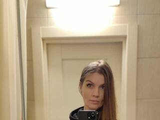 دردشة الفيديو المثيرة ElieArt