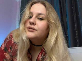 دردشة الفيديو المثيرة ElienArinly