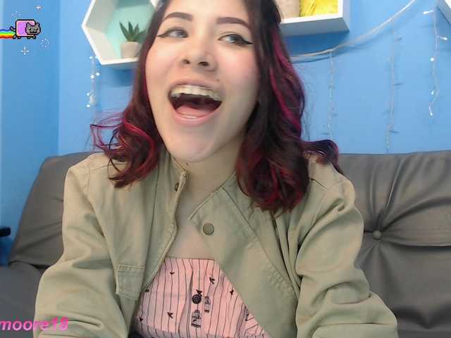 لقطات البث ElifMoore