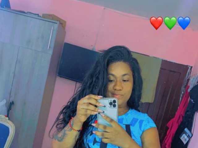 صورة الملف الشخصي ElinaBrownn