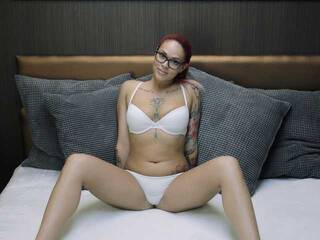 دردشة الفيديو المثيرة ElinaRubels