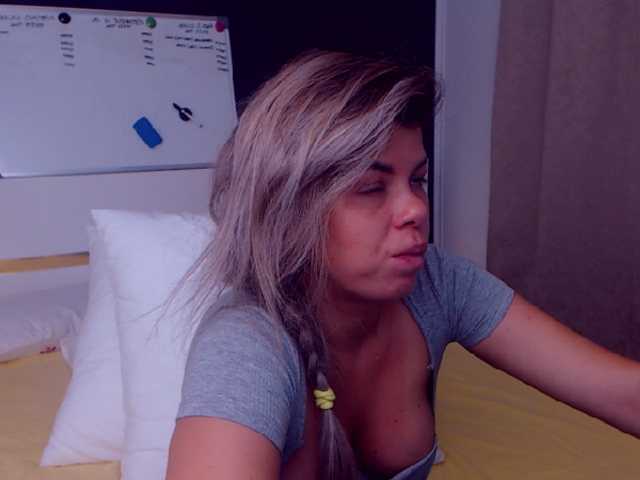 لقطات البث EliseTyler