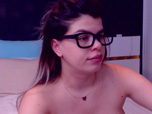 لقطات البث EliseTyler